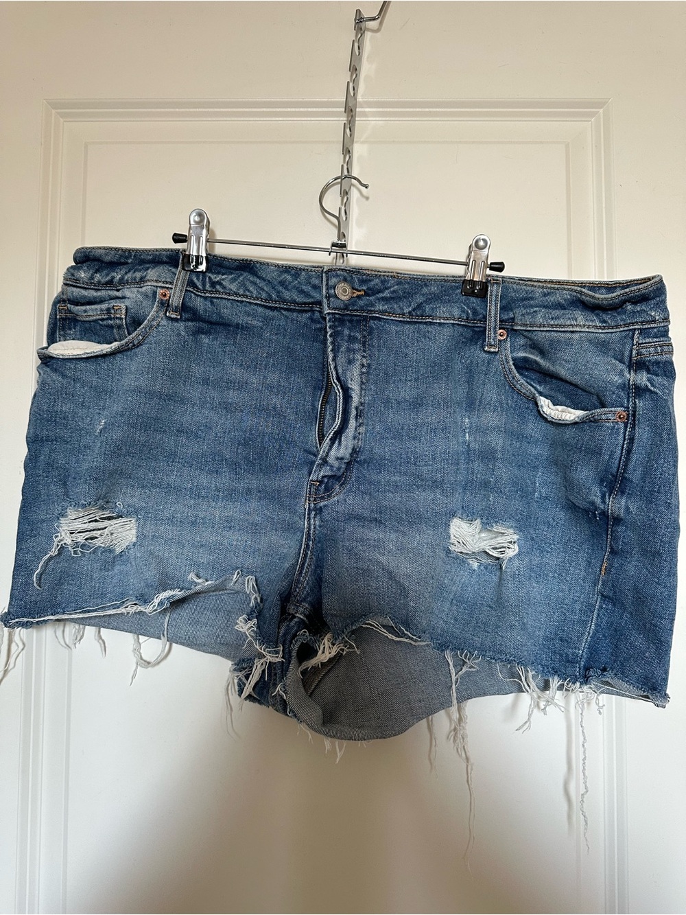 Old Navy Women’s Distressed Denim Shorts